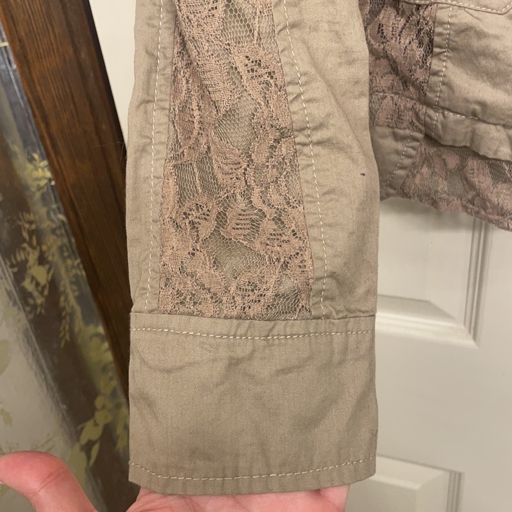 Beautiful lace 2b BEBE light brown jacket - Picture 6 of 8